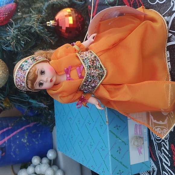 Beauty/Madame Alexander Doll1994